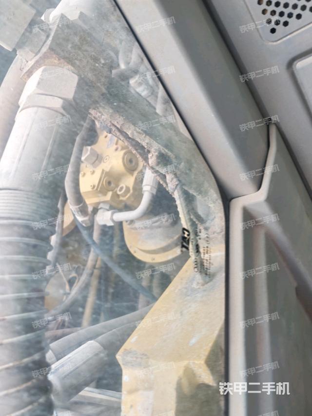 顶棚整体(驾驶室部分) 顶棚整体(驾驶室部分)