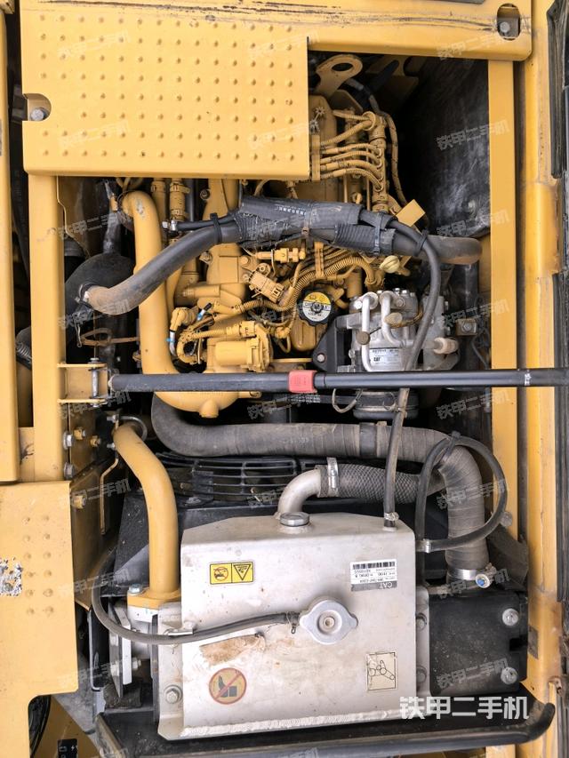 发动机整体俯视(整机外观) 发动机整体俯视(整机外观)