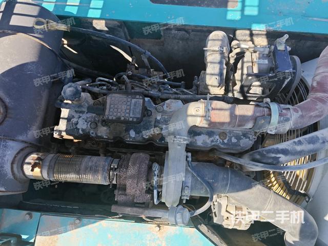 發(fā)動(dòng)機(jī)室（上車部件）