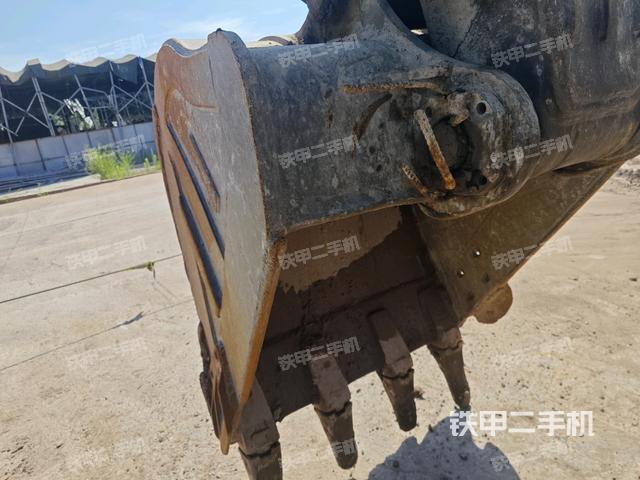 鏟斗右后整體（工作和回轉(zhuǎn)裝置）