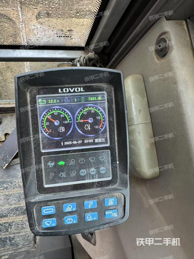 显示屏 (驾驶室部分) 显示屏 (驾驶室部分)