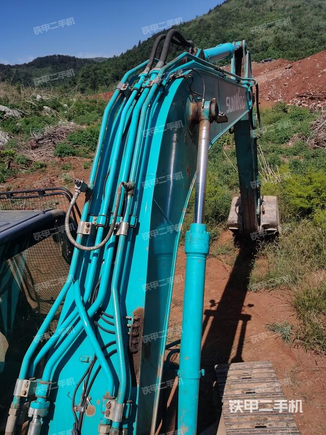 大臂背部俯视(工作和回转装置) 大臂背部俯视(工作和回转装置)