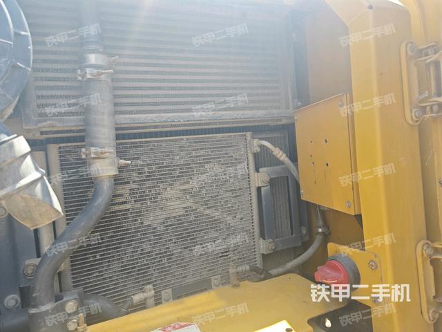 散热器正面(大件舱室) 散热器正面(大件舱室)