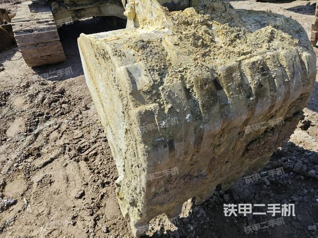 铲斗45度(工作和回转装置) 铲斗45度(工作和回转装置)