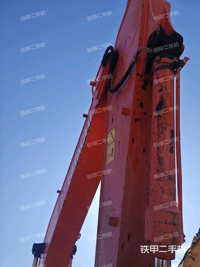 小臂整体右前(工作和回转装置) 小臂整体右前(工作和回转装置)