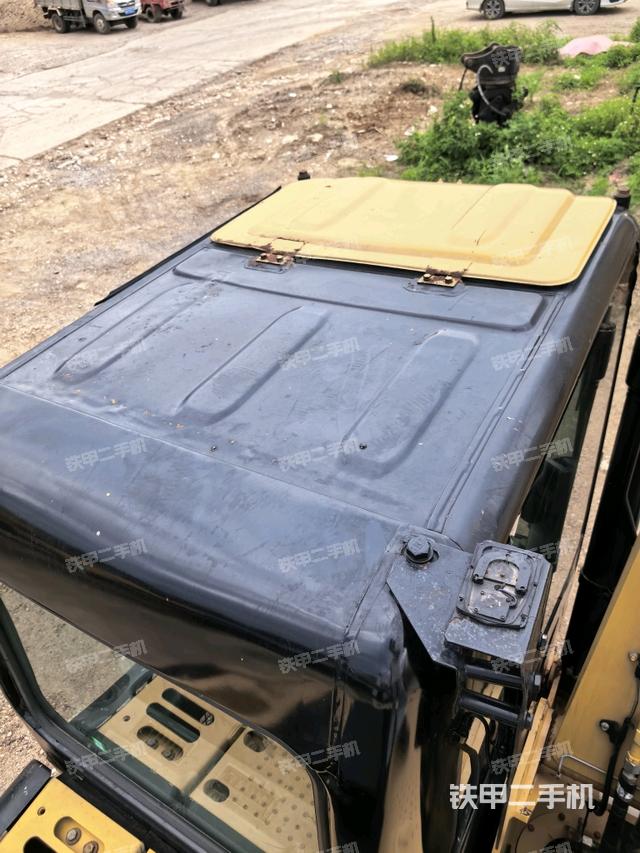 驾驶室顶部俯视(上车部件) 驾驶室顶部俯视(上车部件)