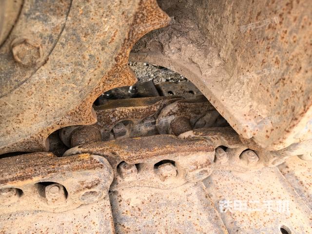 左导向轮(行走机构) 左导向轮(行走机构)