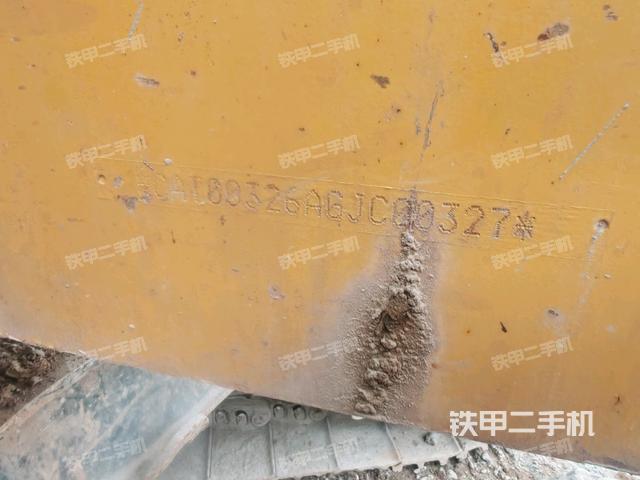 铲斗右后整体(工作和回转装置) 铲斗右后整体(工作和回转装置)