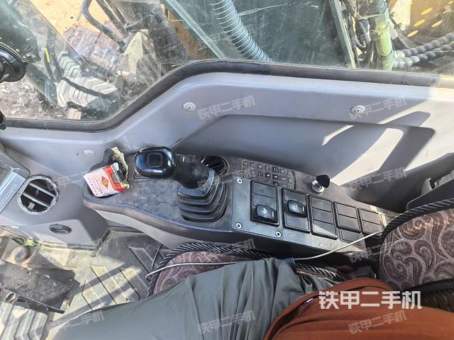 驾驶室整体（整机外观）