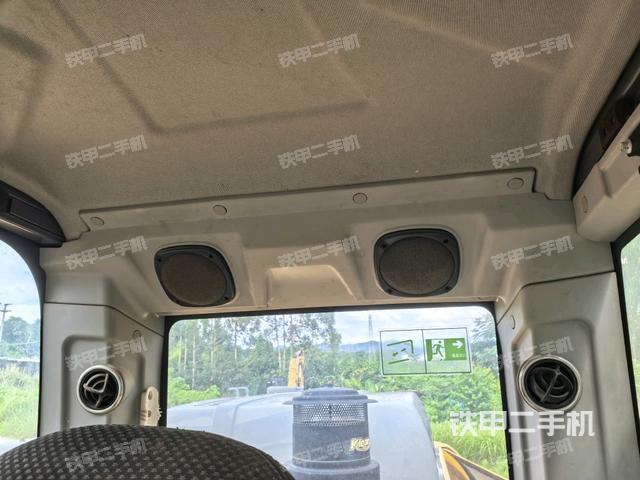 座椅后部(驾驶室部分) 座椅后部(驾驶室部分)