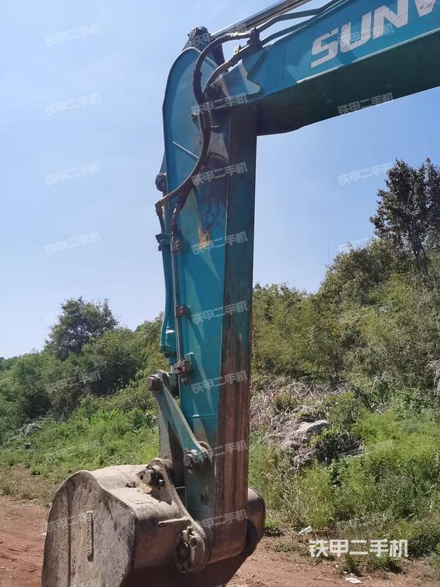 小臂整体左后(工作和回转装置) 小臂整体左后(工作和回转装置)