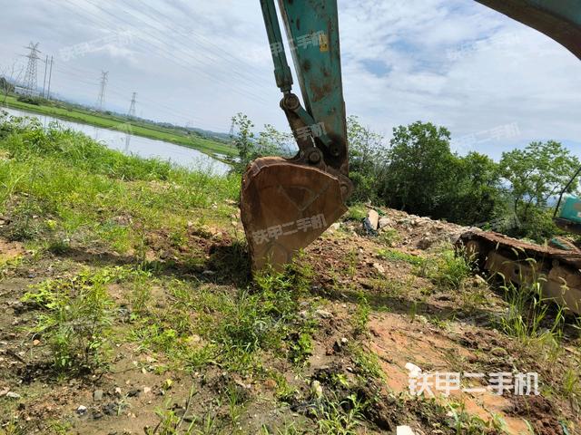 小臂整体右前(工作和回转装置) 小臂整体右前(工作和回转装置)