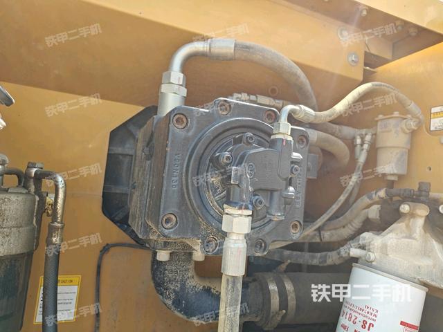 散熱器正面(大件艙室) 散熱器正面(大件艙室)