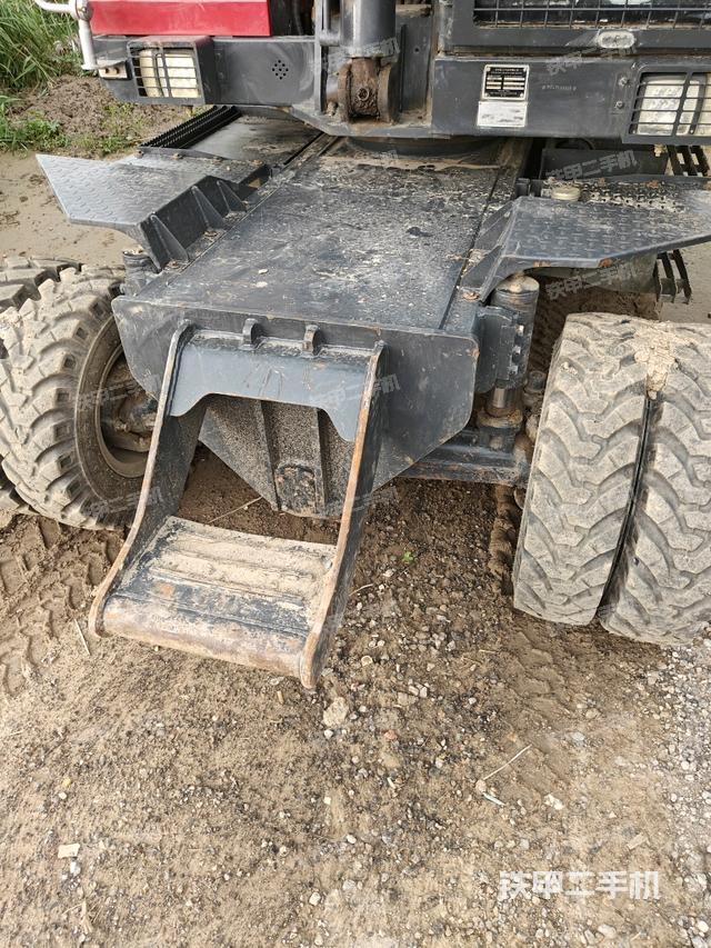 大臂背部俯視(工作和回轉(zhuǎn)裝置) 大臂背部俯視(工作和回轉(zhuǎn)裝置)