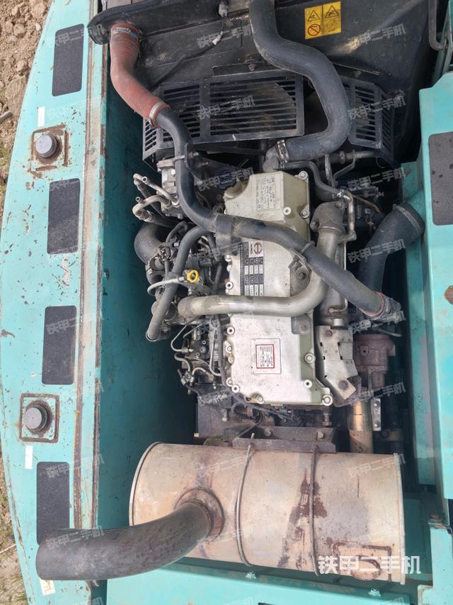 发动机整体俯视(整机外观) 发动机整体俯视(整机外观)