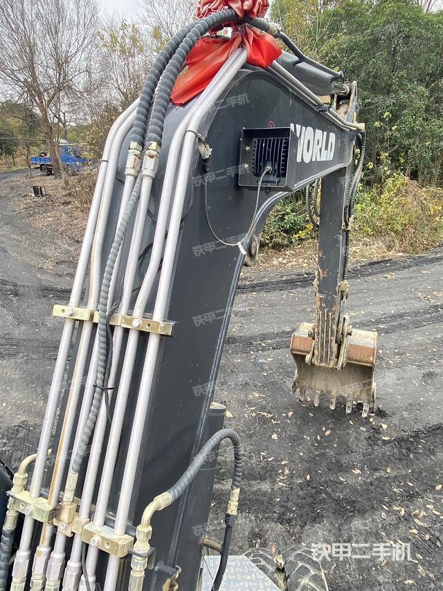 鏟斗右后整體(工作和回轉(zhuǎn)裝置) 鏟斗右后整體(工作和回轉(zhuǎn)裝置)