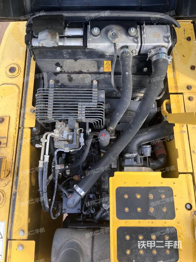 发动机室(上车部件) 发动机室(上车部件)