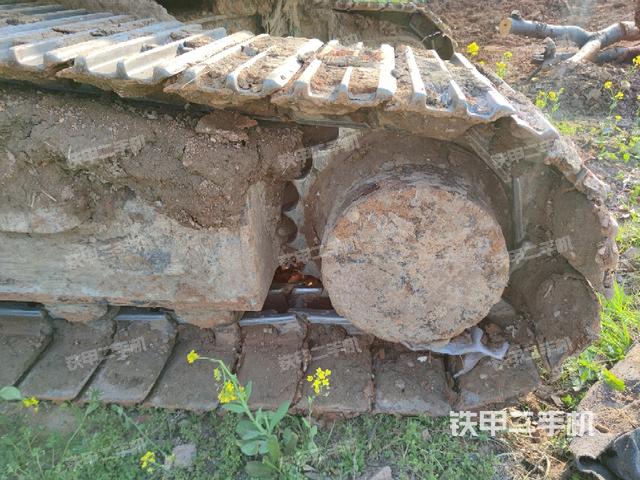 左驱动轮(行走机构) 左驱动轮(行走机构)