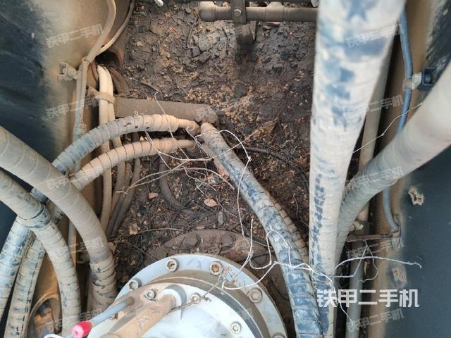 中央回轉(zhuǎn)接頭特寫(上車部件) 中央回轉(zhuǎn)接頭特寫(上車部件)