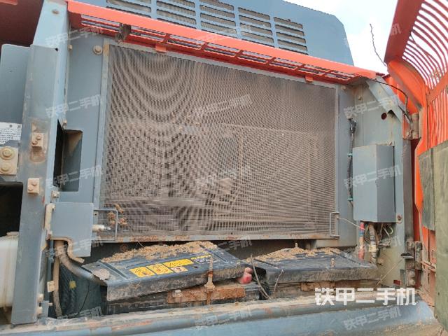 散熱器正面(大件艙室) 散熱器正面(大件艙室)