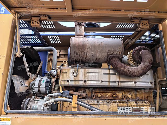 发动机左侧（整机外观及大件）