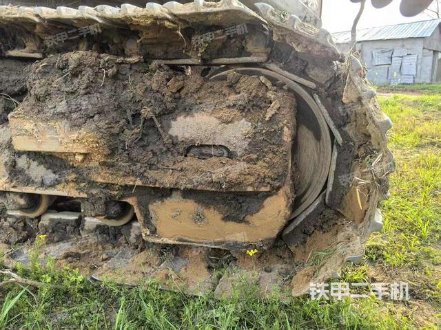 单侧履带整体(整机外观) 单侧履带整体(整机外观)