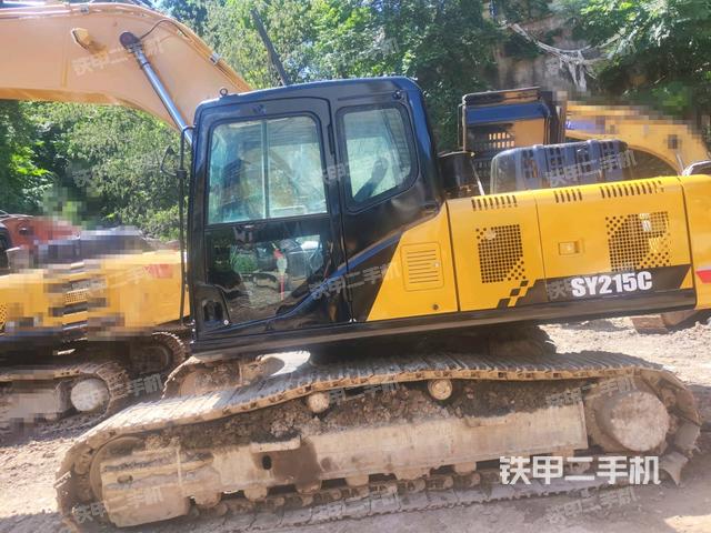 三一重工SY215C挖掘機(jī)
