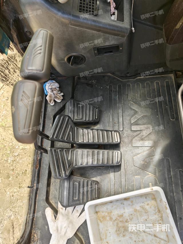 座椅后部（駕駛室部分）