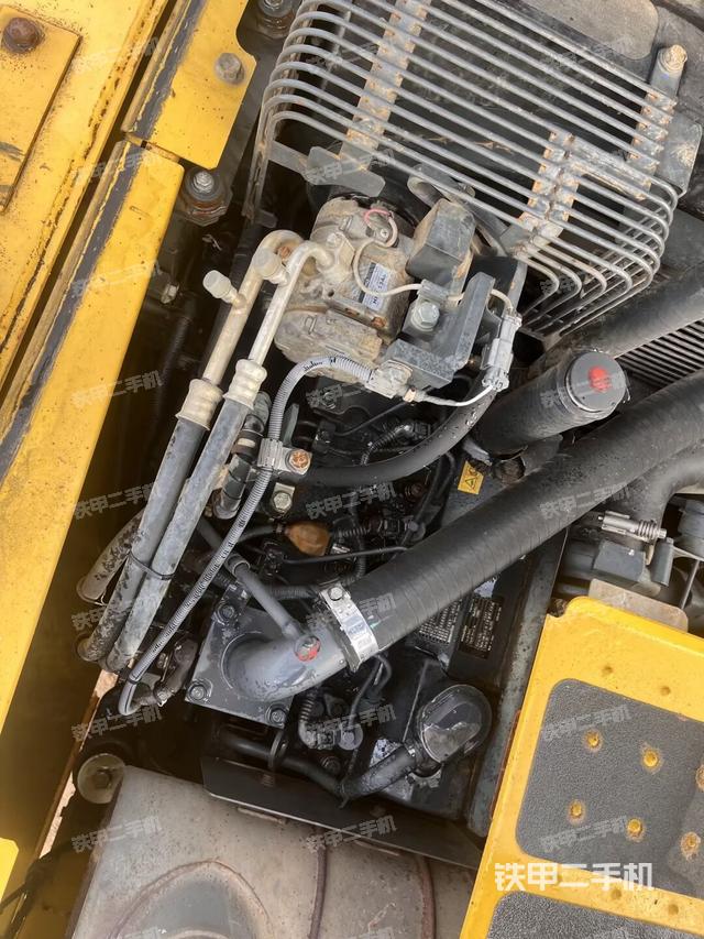 驾驶室顶部俯视(上车部件) 驾驶室顶部俯视(上车部件)