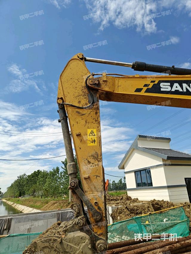 小臂整體左后(工作和回轉裝置) 小臂整體左后(工作和回轉裝置)