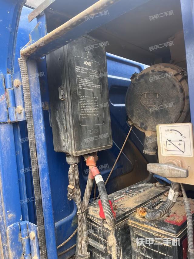 右侧玻璃角标（驾驶室部分）