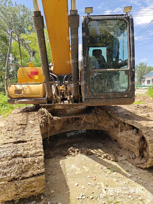 轉(zhuǎn)盤和下車架正前（工作和回轉(zhuǎn)裝置）