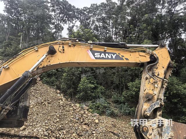 大臂整体 右侧(工作和回转装置) 大臂整体 右侧(工作和回转装置)