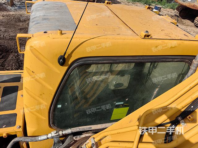 驾驶室顶部（整机外观）