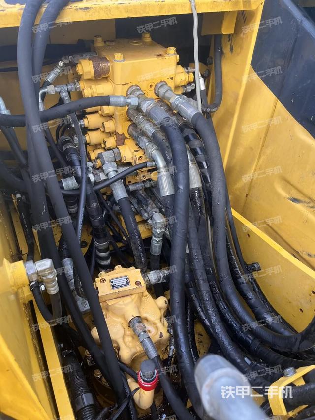 气门室盖螺丝特写(上车部件) 气门室盖螺丝特写(上车部件)