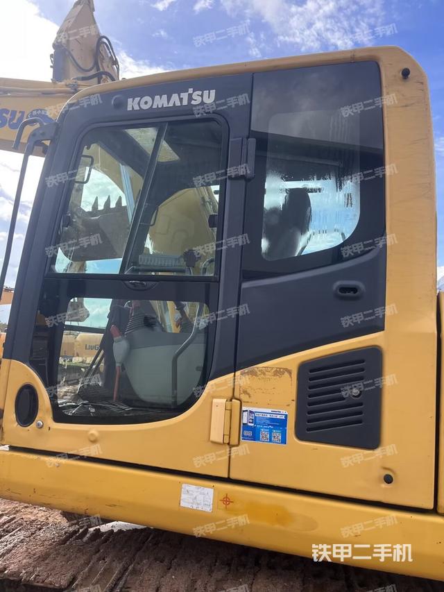 显示屏 (驾驶室部分) 显示屏 (驾驶室部分)