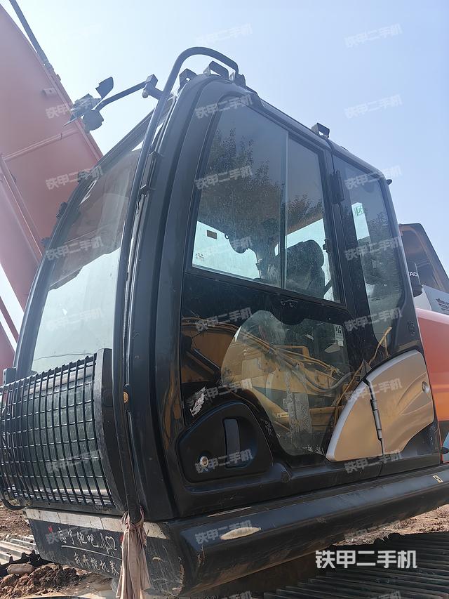 驾驶室整体（整机外观）