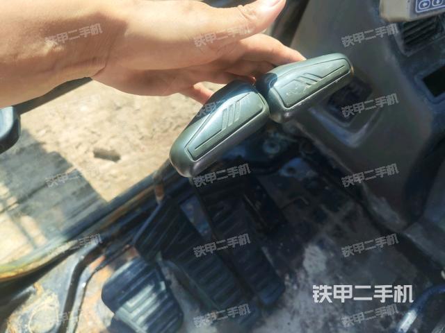 驾驶室左前45度(驾驶室部分) 驾驶室左前45度(驾驶室部分)