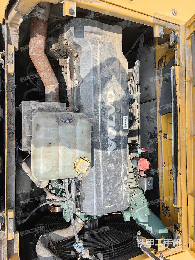 發(fā)動(dòng)機(jī)整體俯視（整機(jī)外觀）