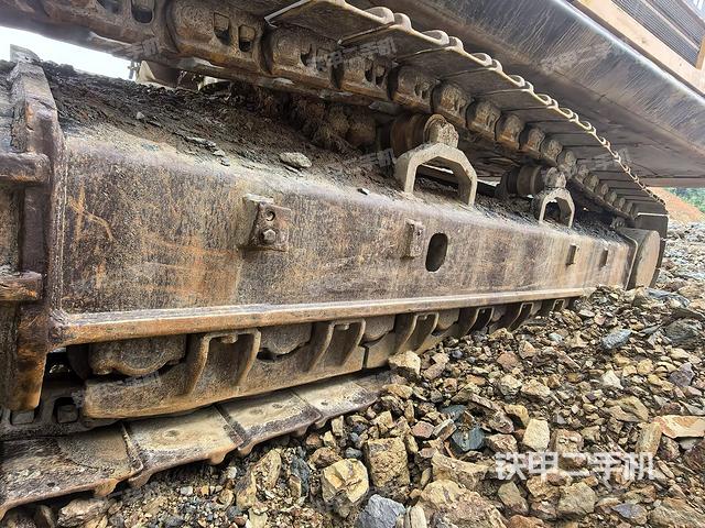 左侧履带整体 (行走机构) 左侧履带整体 (行走机构)