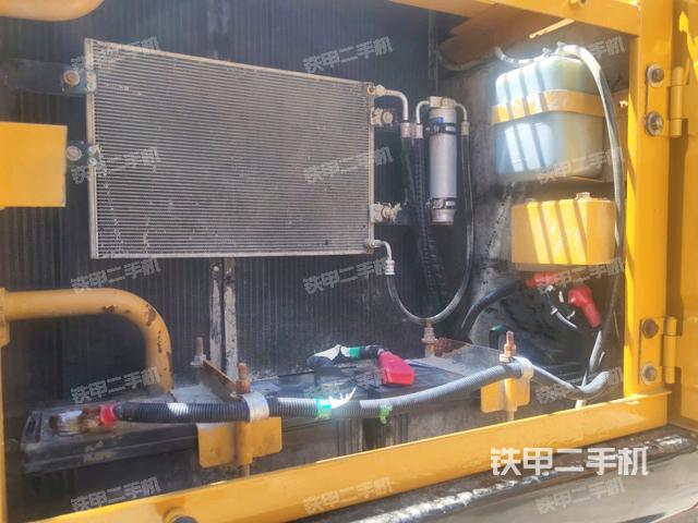 散热器正面(大件舱室) 散热器正面(大件舱室)