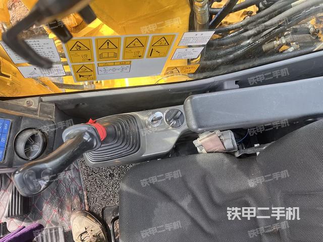 座椅后部(驾驶室部分) 座椅后部(驾驶室部分)