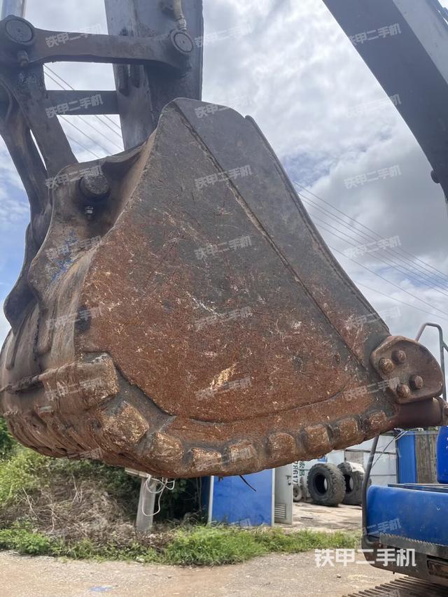 大臂整体 右侧（工作和回转装置）