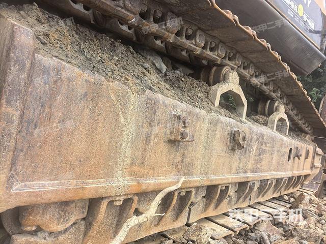 左导向轮(行走机构) 左导向轮(行走机构)