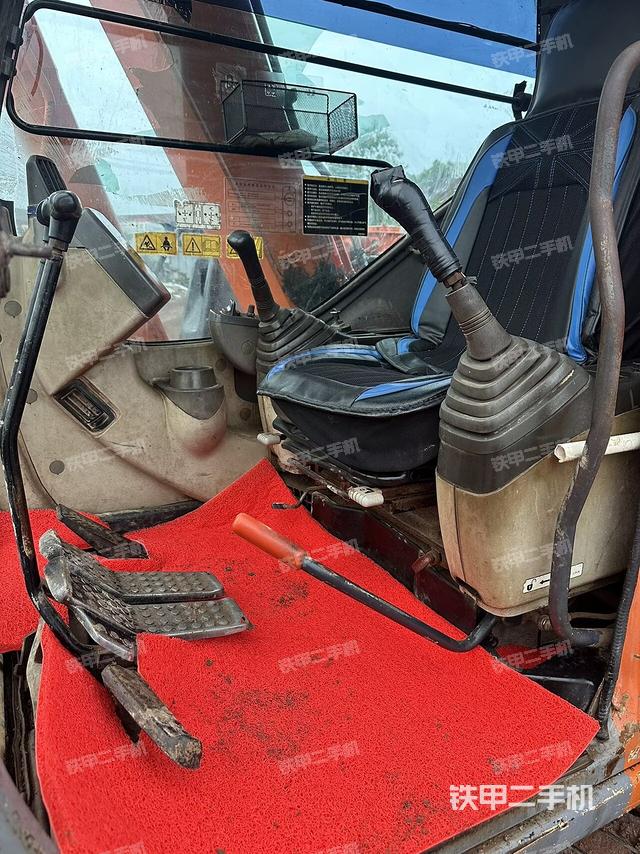 驾驶室整体（整机外观）