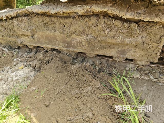 右側(cè)履帶整體（行走機構(gòu)）