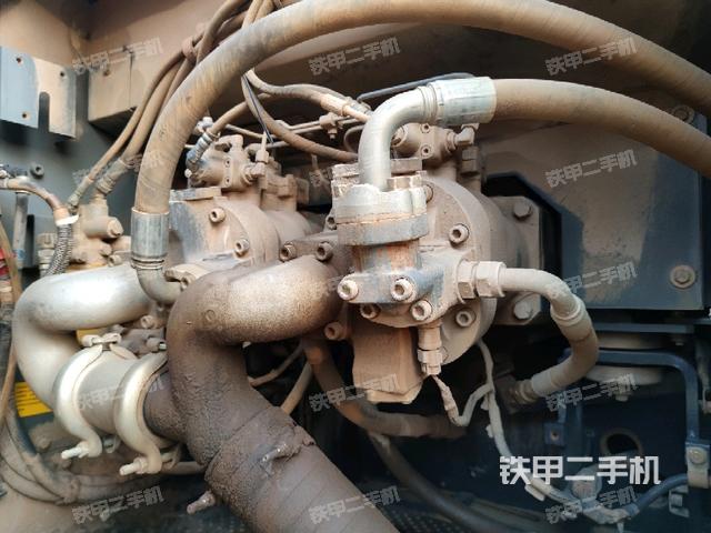 液壓泵斜45?左(大件艙室) 液壓泵斜45?左(大件艙室)