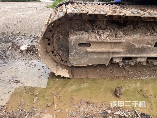 右驱动轮（行走机构）