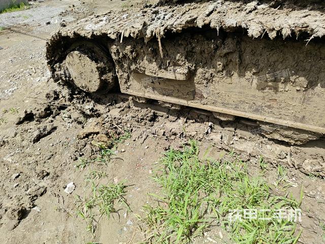 左側(cè)行走馬達(dá)蓋板（行走機構(gòu)）