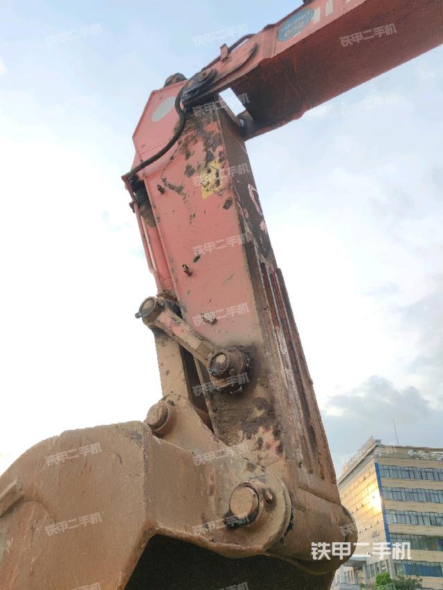 小臂整體左后(工作和回轉(zhuǎn)裝置) 小臂整體左后(工作和回轉(zhuǎn)裝置)